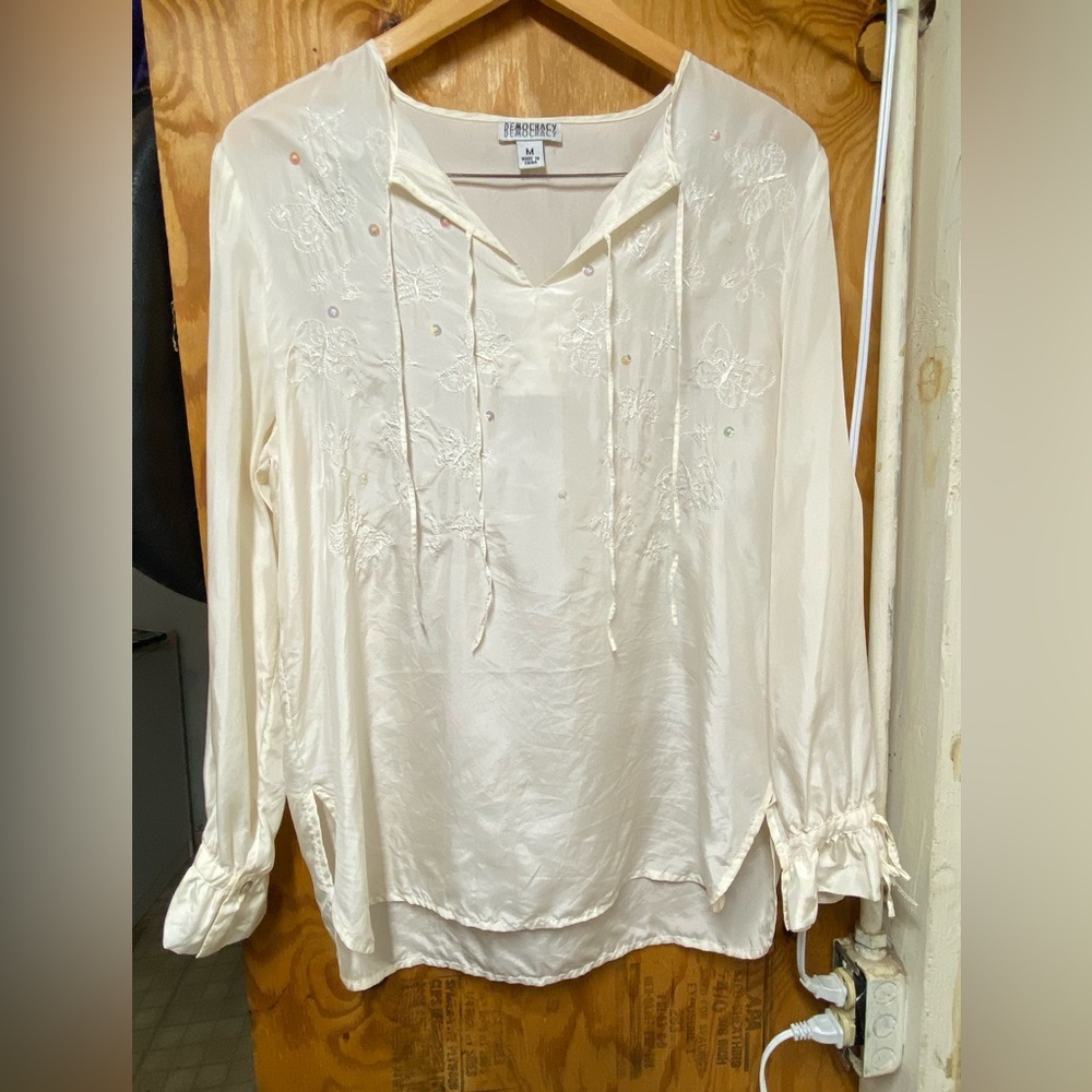 Democracy Cream Color 100 % Silk Blouse size M